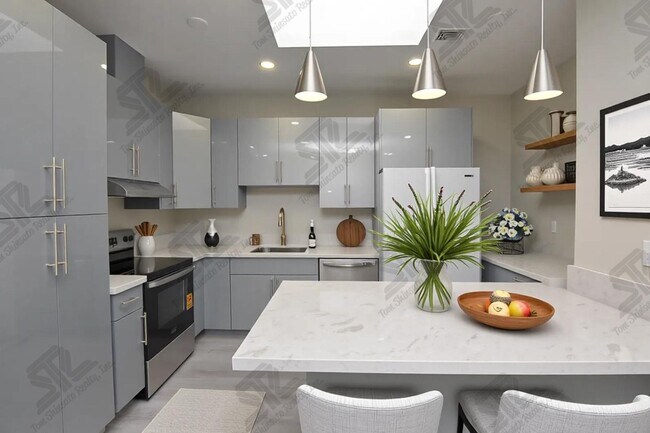 Building Photo - 1236