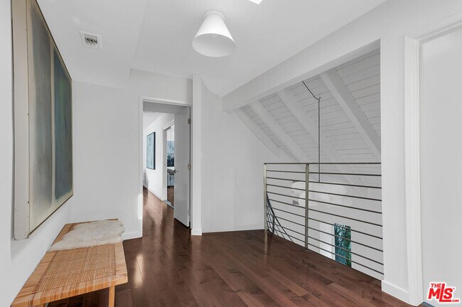 Building Photo - 3360 Ley Dr