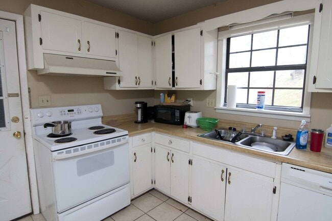 Building Photo - Whippoorwill