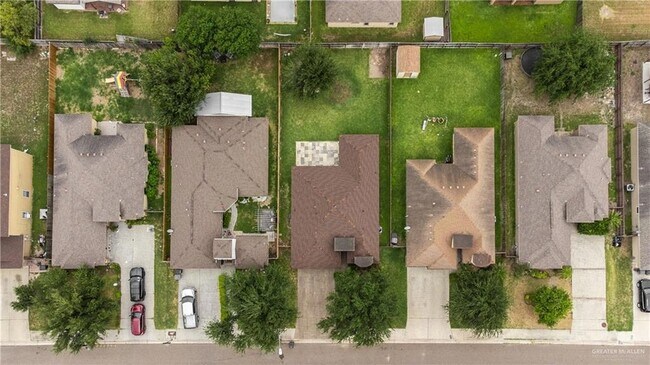 Building Photo - 4616 Xanthisma Ave W