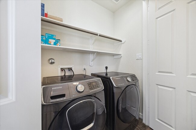 Building Photo - 10709 Madden Oaks Pl