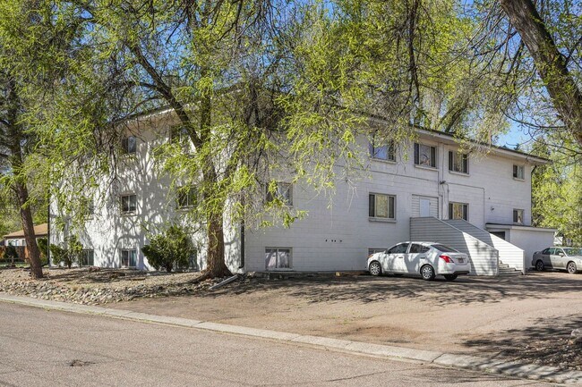 Building Photo - 316 E Brookside St