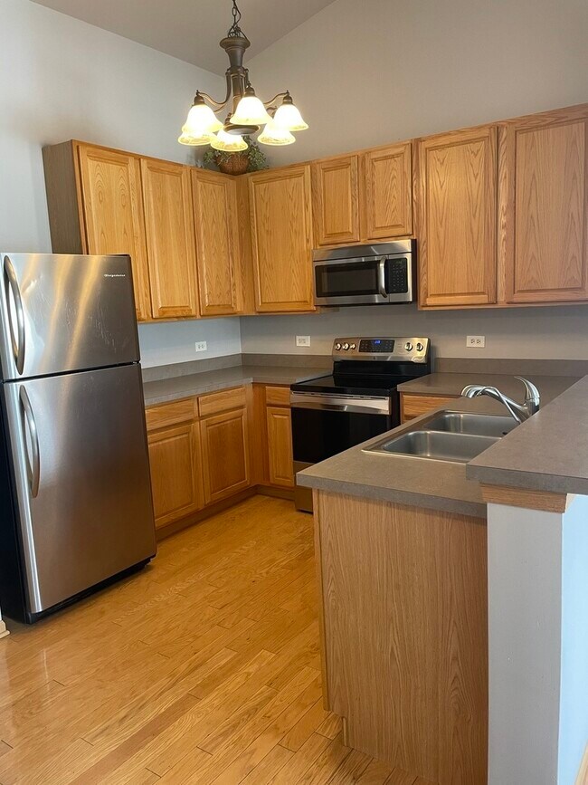 Building Photo - 1723 Silverstone Dr