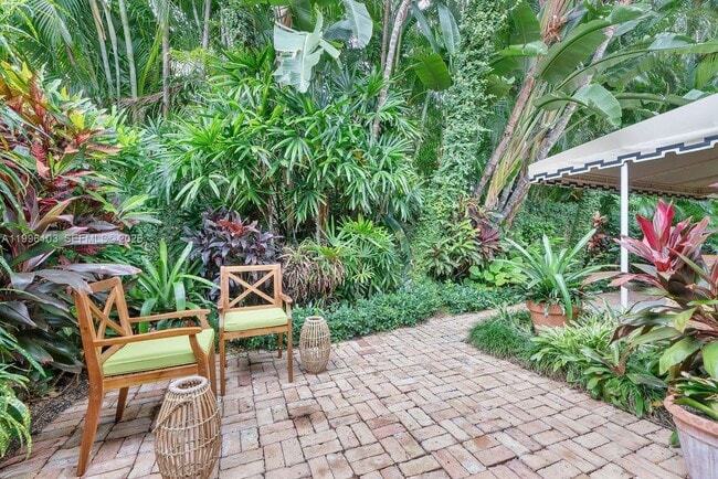 Building Photo - 226 Chilean Ave