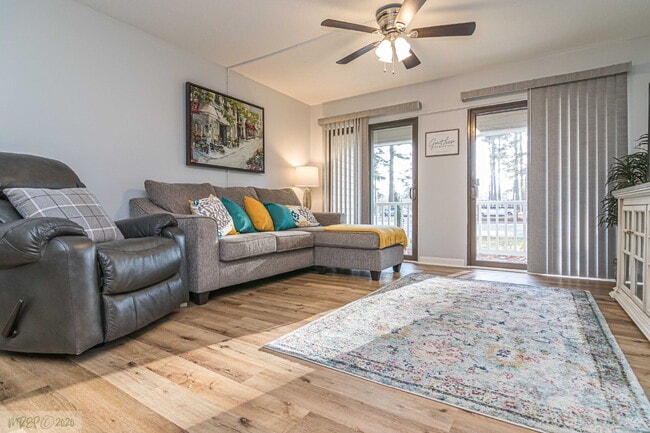 Building Photo - SHORT-TERM LEASE OPTIONS / FULLY FURNISHED APARTMENT/ ALL UTILITIES INCLUDED! WONDERFUL WAYNE MEM...