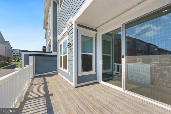 Building Photo - 1743 Riverbluff Ave