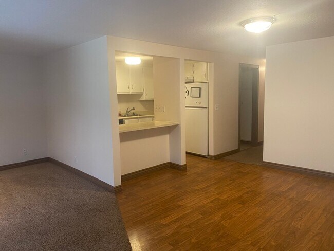 Building Photo - 1193 E Cottonwood Hills Dr