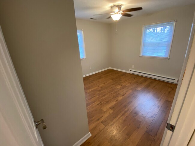 Bedroom 2 - 355 Badgett Ave