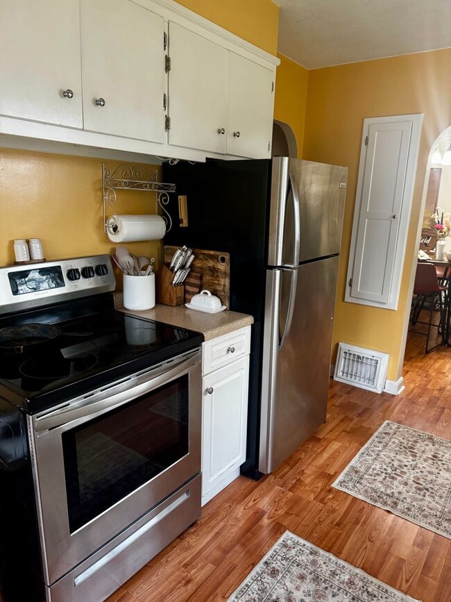 Building Photo - Adorable Home For Rent!