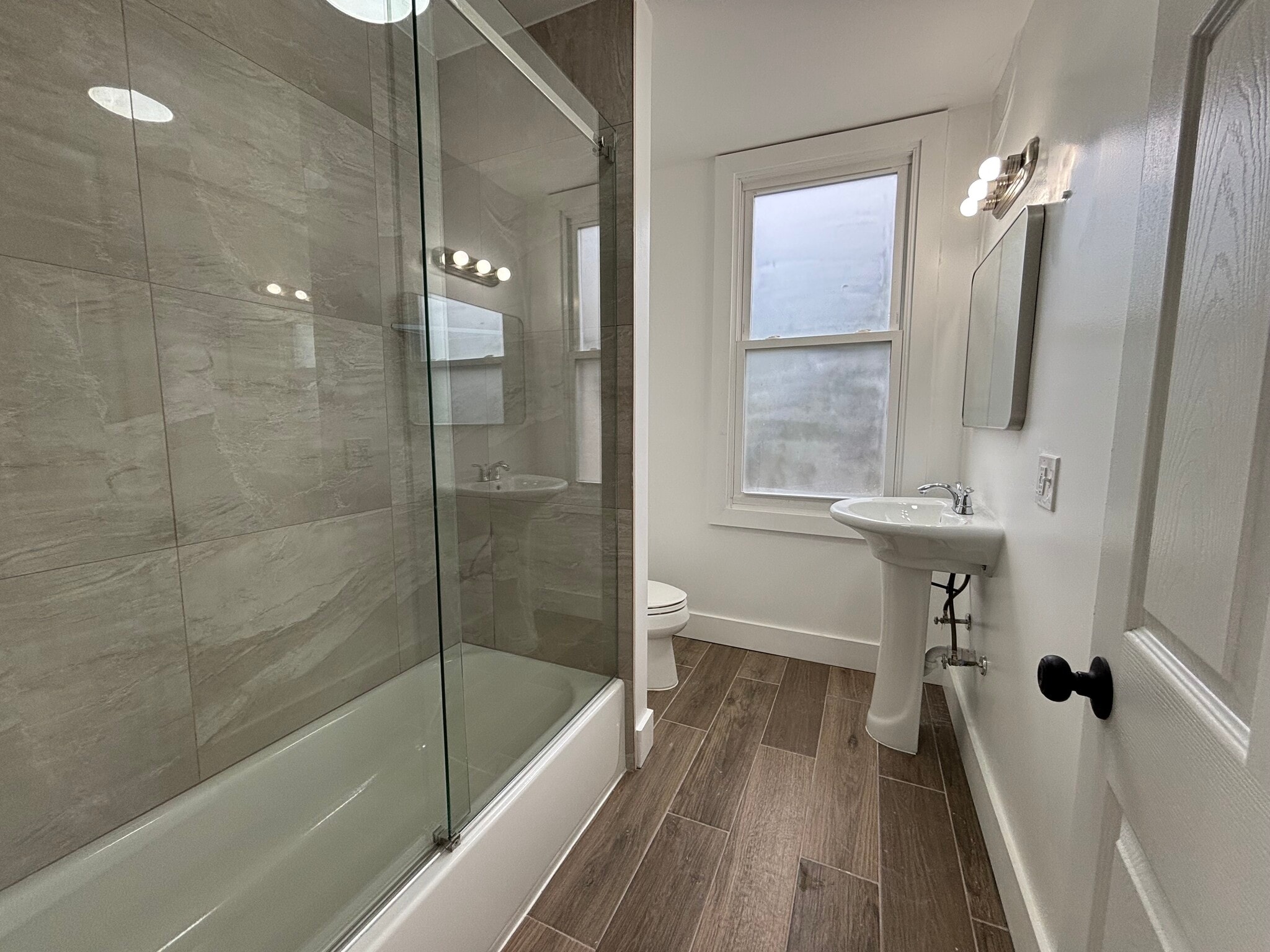 Building Photo - 148 Chilton St