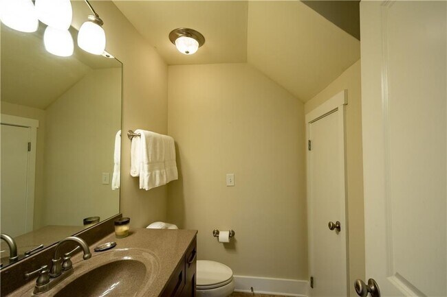 Building Photo - 216 Semel Cir NW