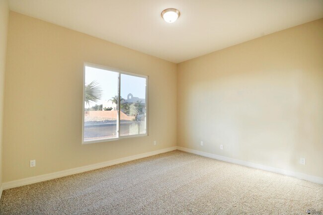 Building Photo - 14839 E 46th Dr