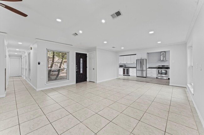 Building Photo - 12319 Campos Dr