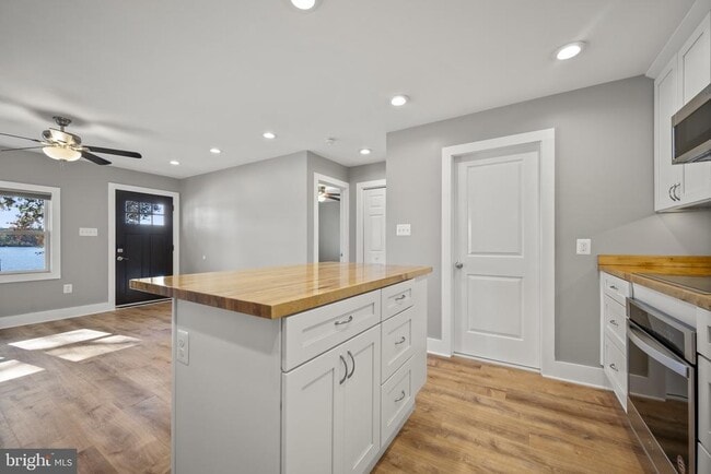 Building Photo - 11003 Bowerman Rd