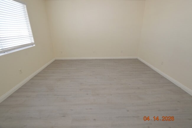 Building Photo - 9330 Cool Creek Ave