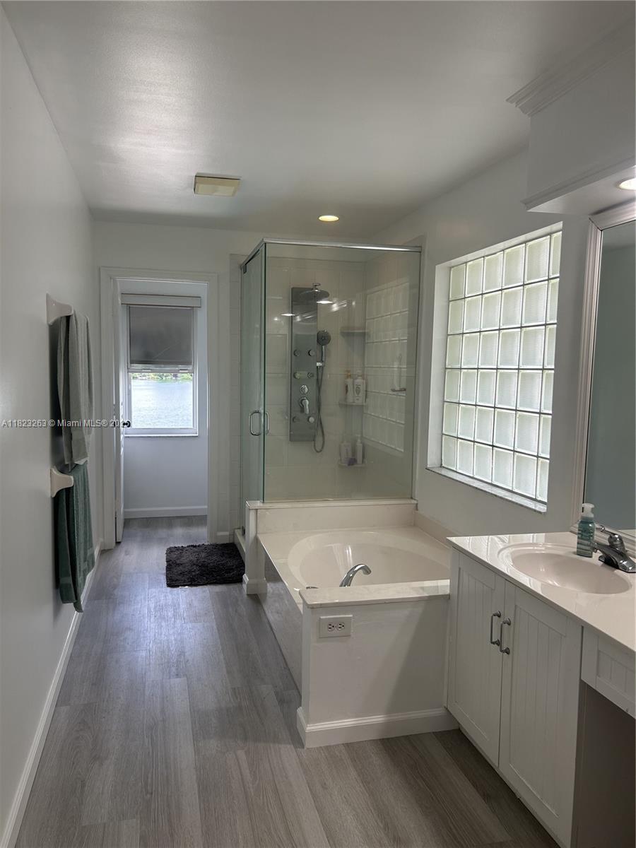 Building Photo - 5708 S Plum Bay Pky