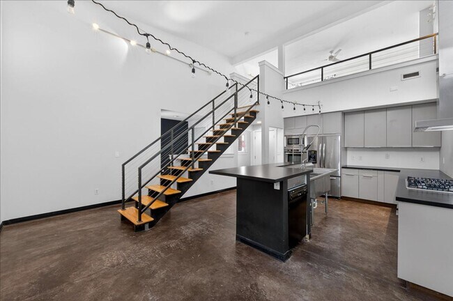 Building Photo - 1960 Bellefontaine St