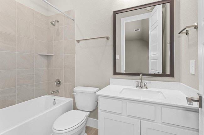 Building Photo - 2002 Bluff Oak Ct