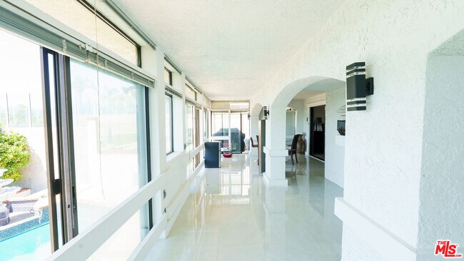 Building Photo - 359 Dalkeith Ave