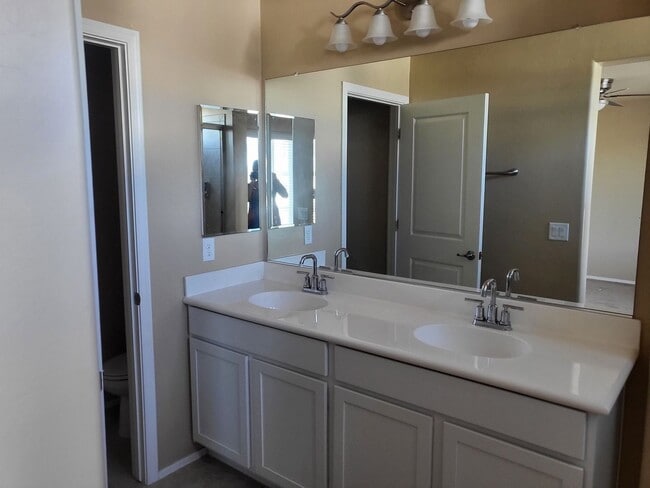 Building Photo - Charming 3BR House in Tucson