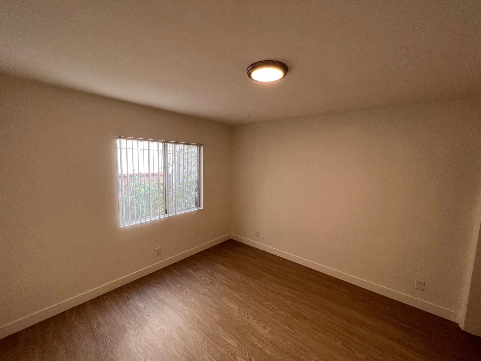 Building Photo - 12714 Matteson Ave