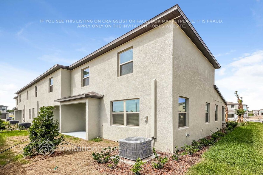 Building Photo - 3060 Bryant Park Dr