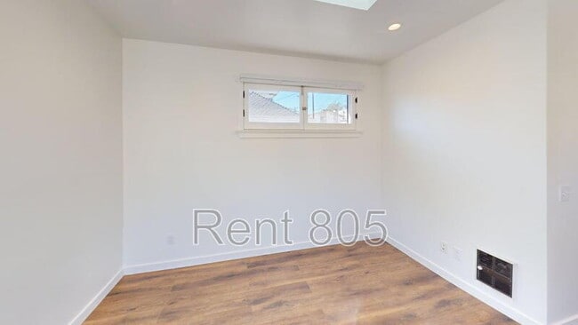 Building Photo - 39 N Laurel St