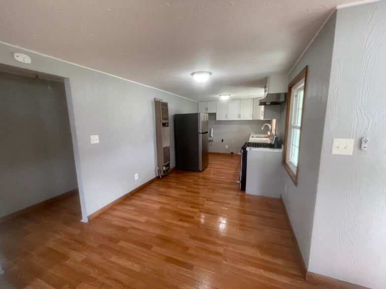 Building Photo - 205 Locust St