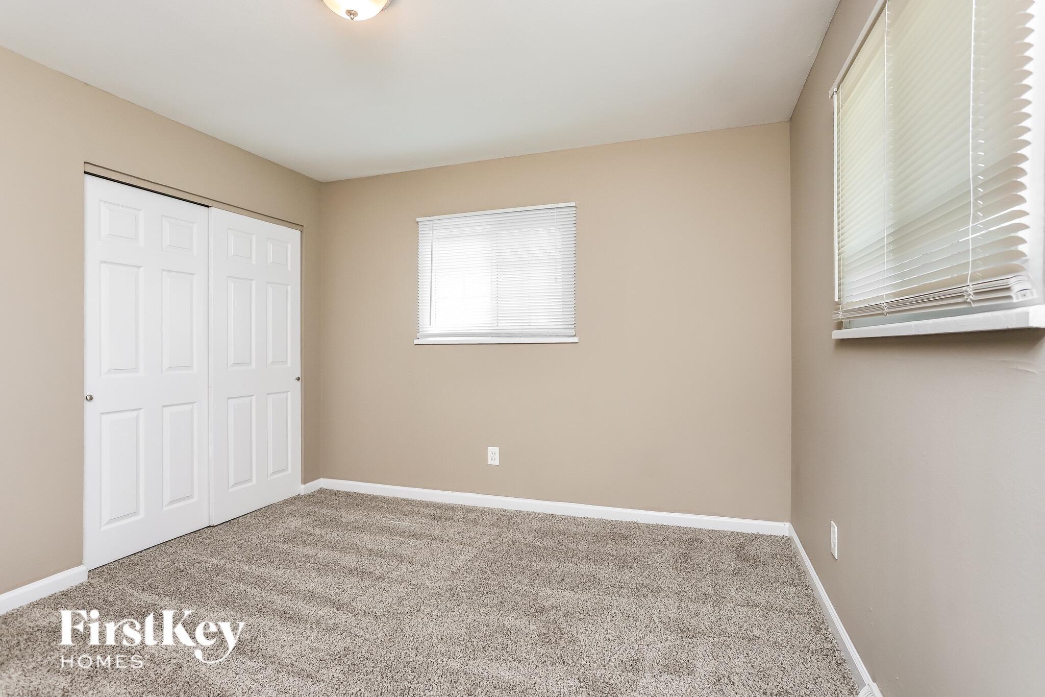 Building Photo - 1830 Jenkee Ave