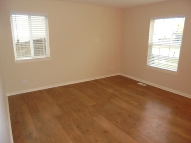 Building Photo - 270 Bridlewood Cir