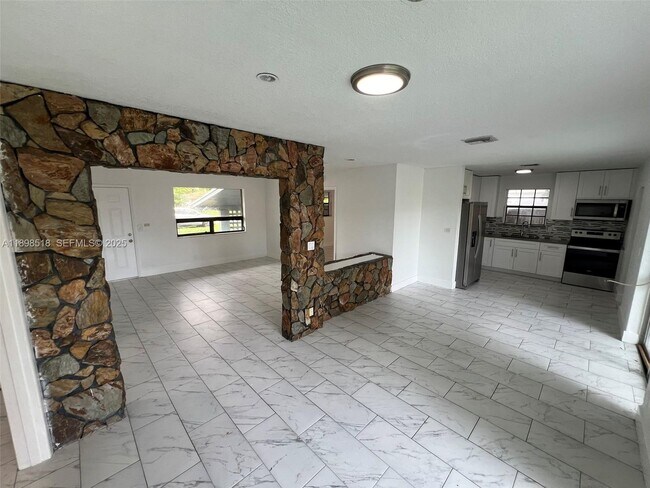 Building Photo - 4421 NW 33rd St