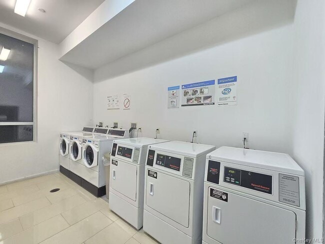 Building Photo - 71-59 160th St