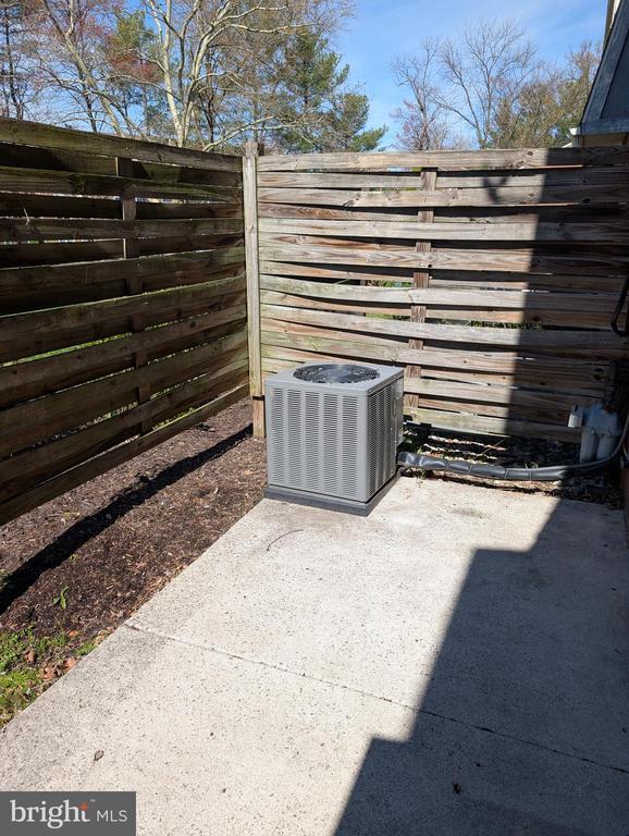 Building Photo - 8435 Norwood Dr