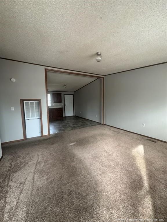 Building Photo - 142 Oak St