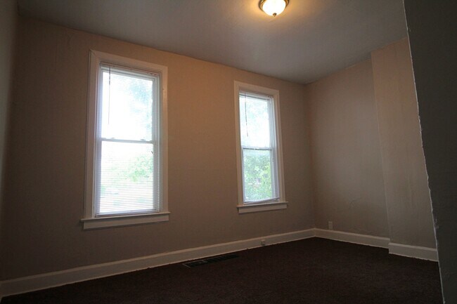 Building Photo - 1 Bedroom on South High St