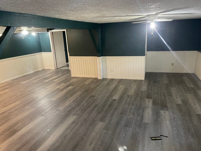 Building Photo - 112 Bristol Dr