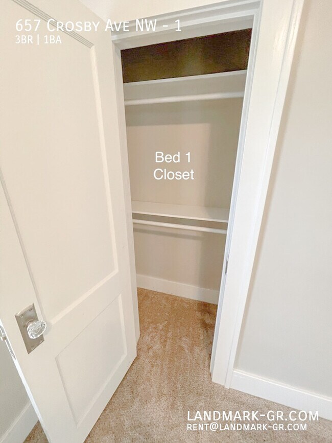 Building Photo - 657 Crosby St NW