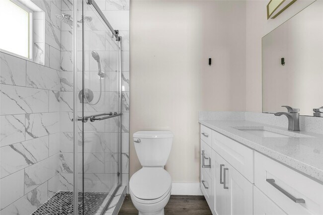 Building Photo - 2182 NE 5th Cir