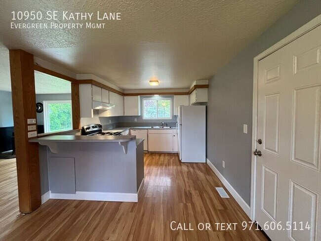 Building Photo - 10950 SE Kathy Ln