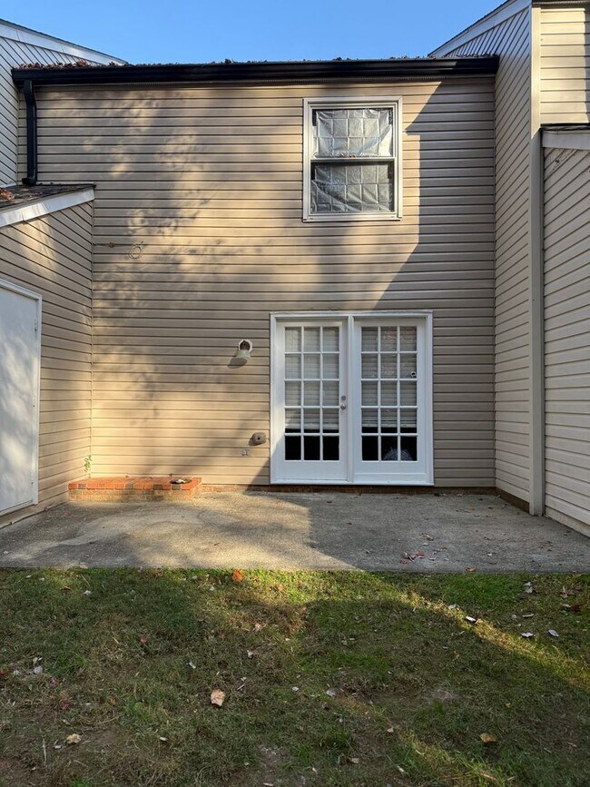 Building Photo - 1/2 off the first month!!