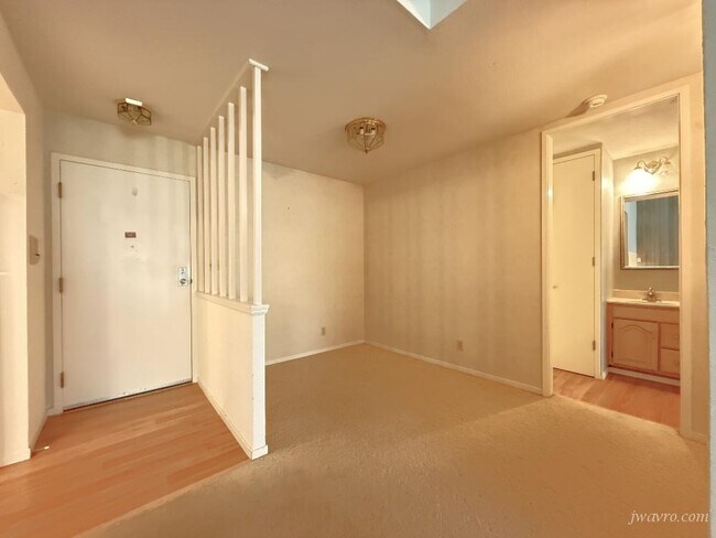 Building Photo - 85 Ora Way
