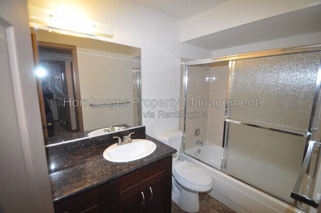 Building Photo - 8705 N Colton St