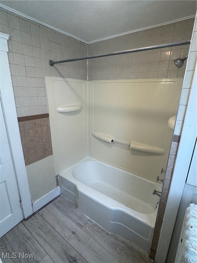 Building Photo - 1029 W 10th St