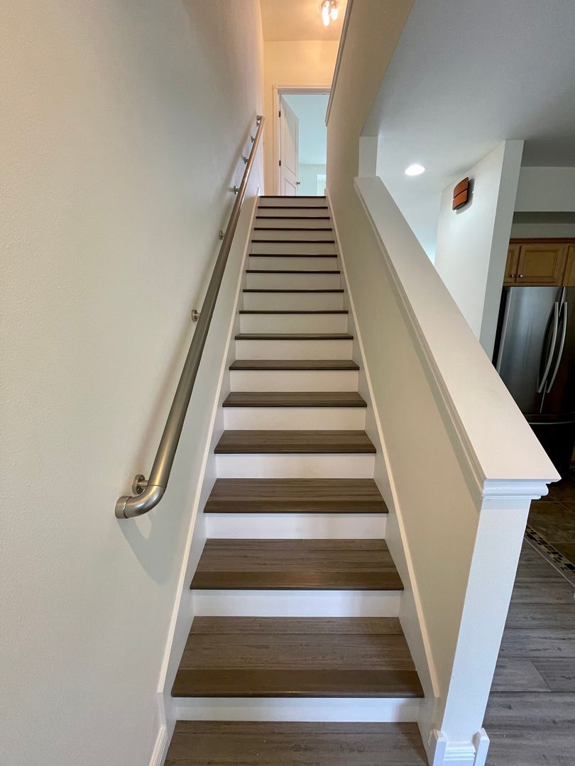 Building Photo - Issaquah Townhouse at Peregrine Point...