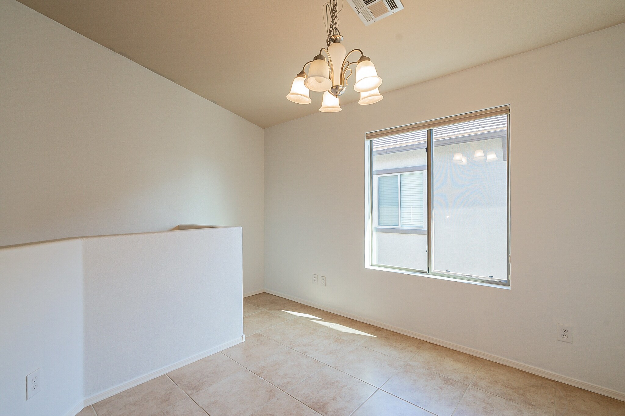 Building Photo - 2725 E Mine Creek Rd