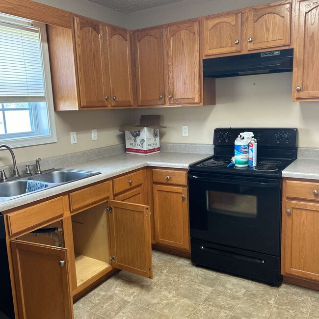 Building Photo - 149 Beverly South Rd