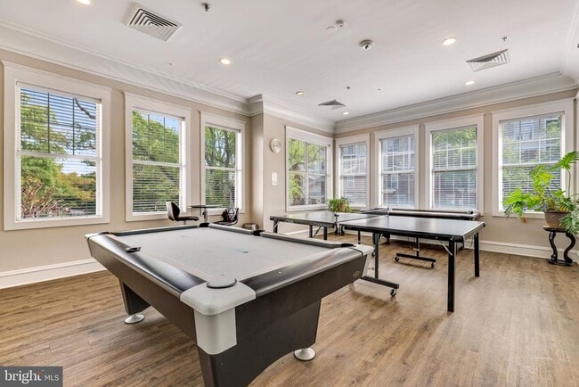 Building Photo - 1625 International Dr