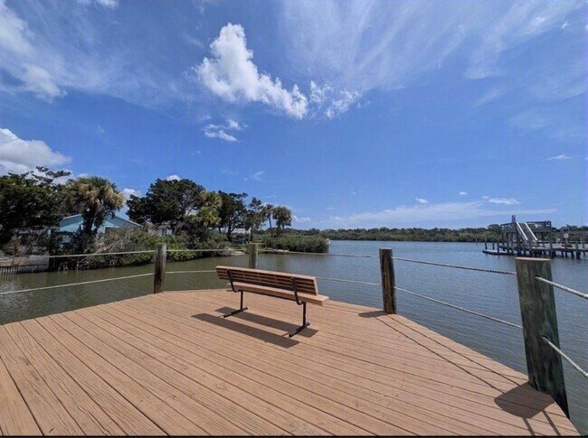 Building Photo - 121 Fishermans Cove Dr