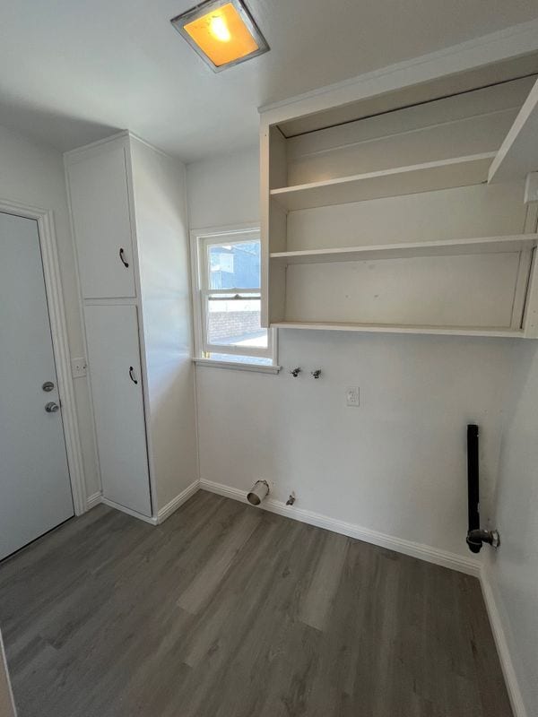 Building Photo - 809 S Knott Ave