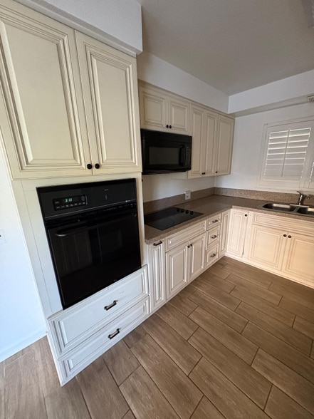 Building Photo - 3768 Redondo Beach Blvd